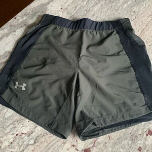 Under Armour Fitted Heat Gear Speedpocket Run Shorts